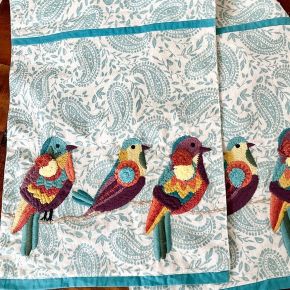 Pier 1 Table/Dresser Runner with Paisley Pattern and Embroidered Birds (13x72) - Picture 3 of 10